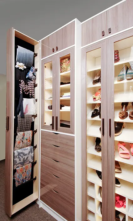 Chic style walk-in closet design finished in high gloss