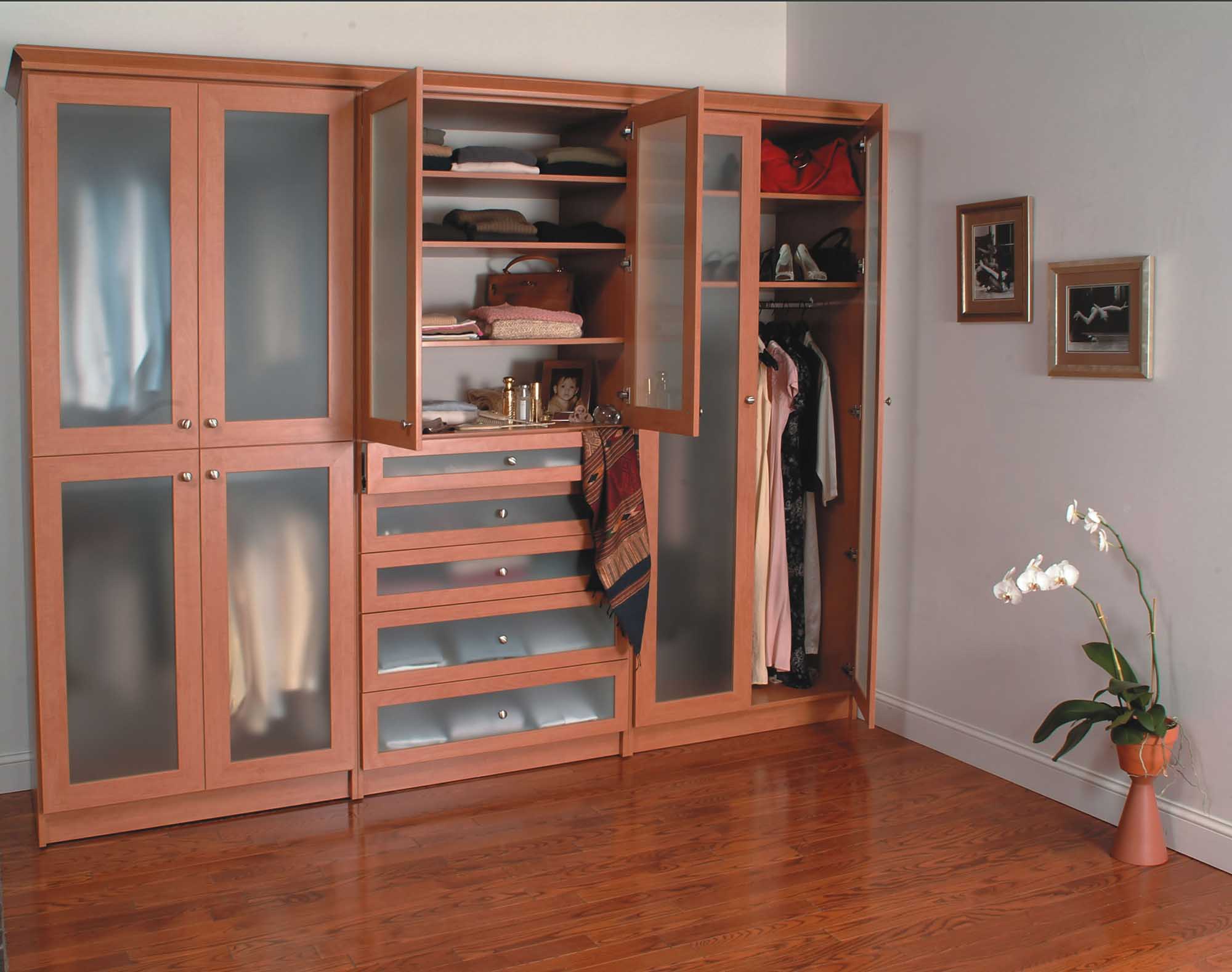 How to Maximize Your Closet Storage