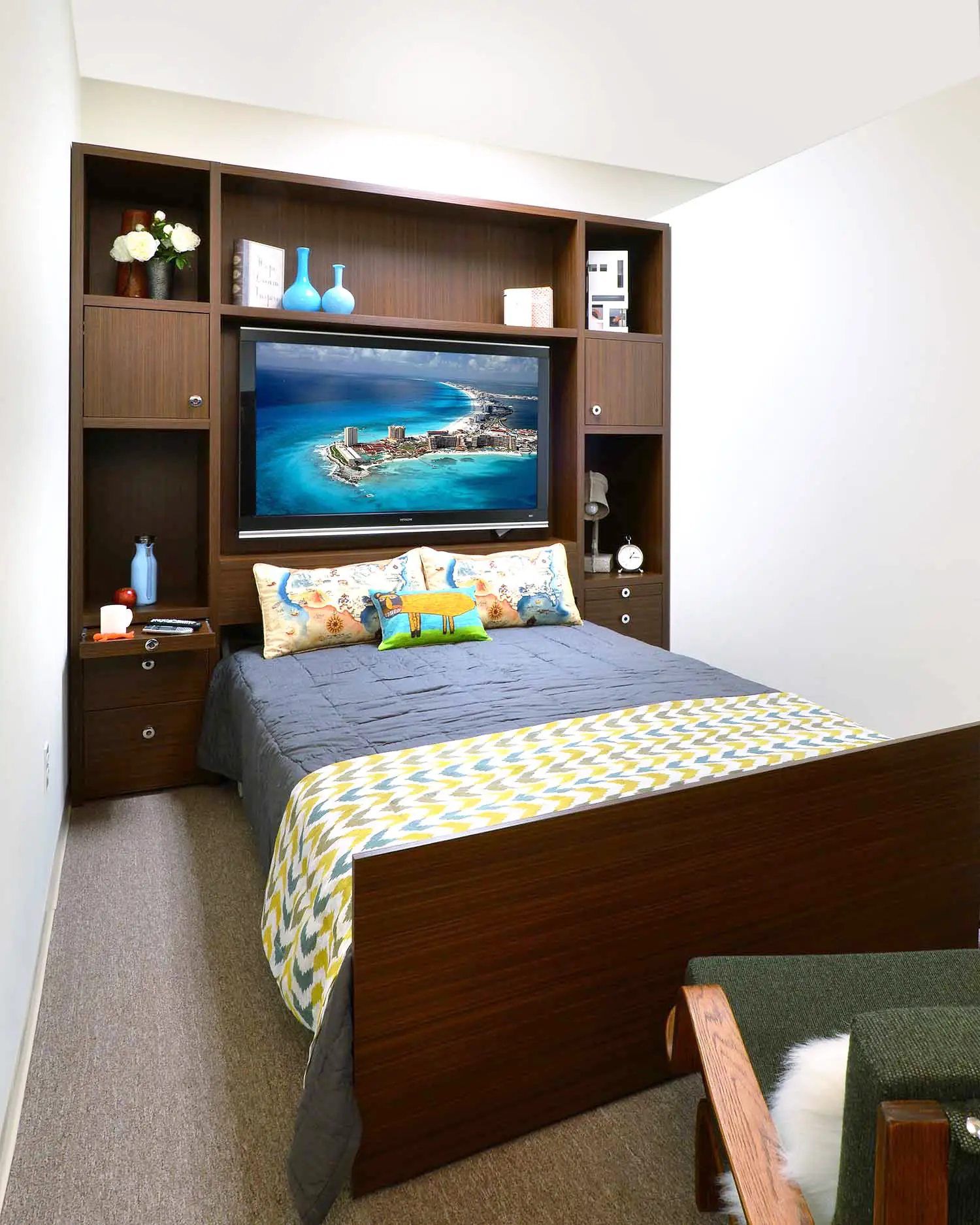 Zoom room bed design